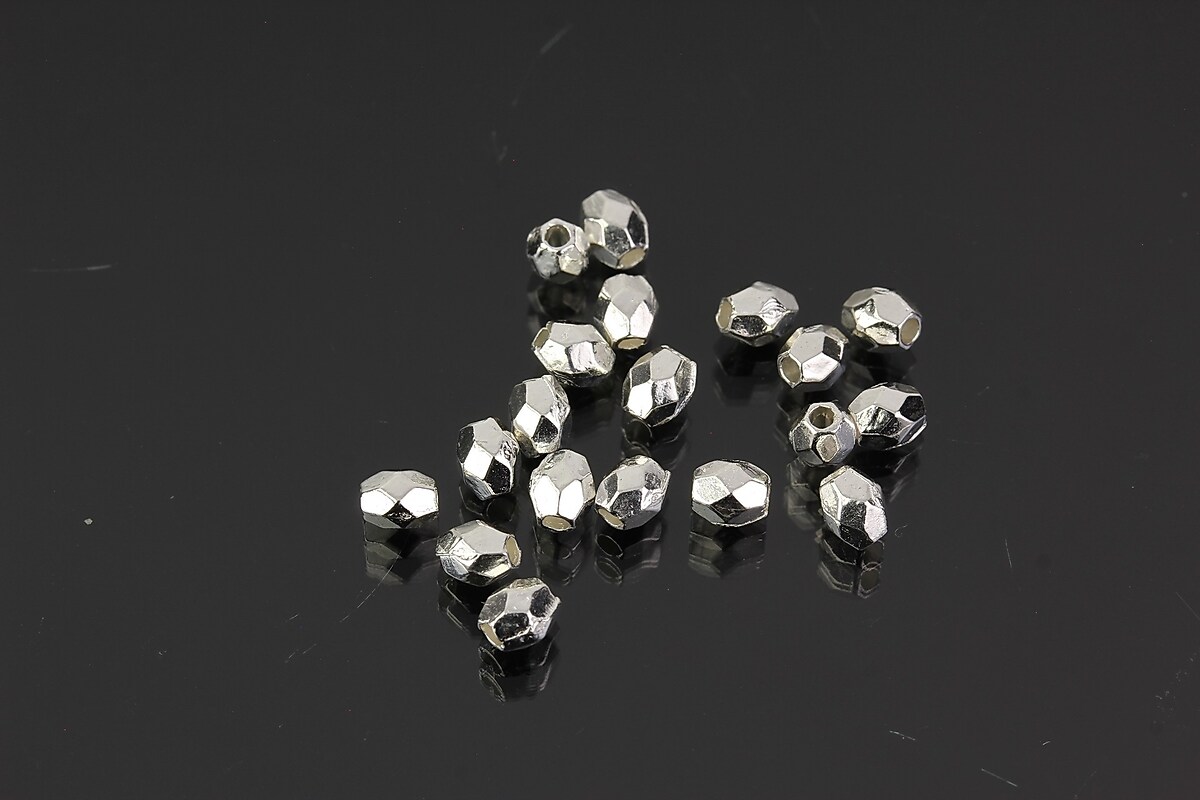 Distantier argintiu deschis oval cu fatete 4x3mm (10 buc.)