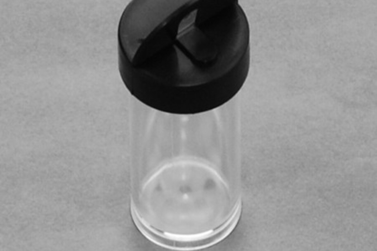 Cutie din plastic cu capac negru 5,5x2,4cm
