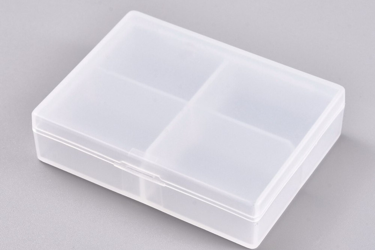 Cutie din plastic cu 4 compartimente pentru margele 6x8cm