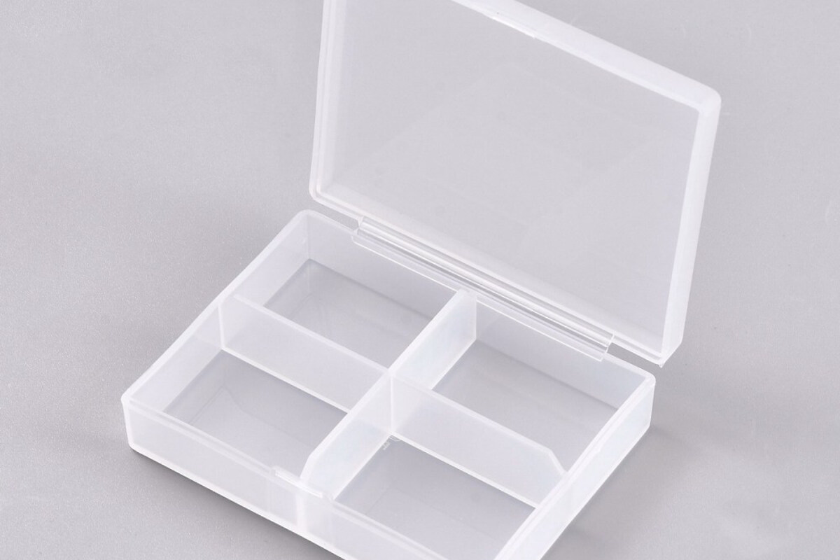 Cutie din plastic cu 4 compartimente pentru margele 6x8cm