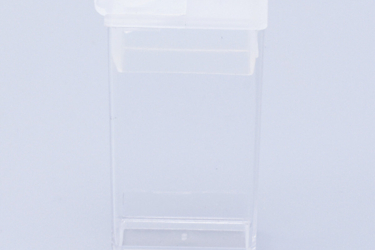 Cutie mica din plastic pentru margele 5x3cm