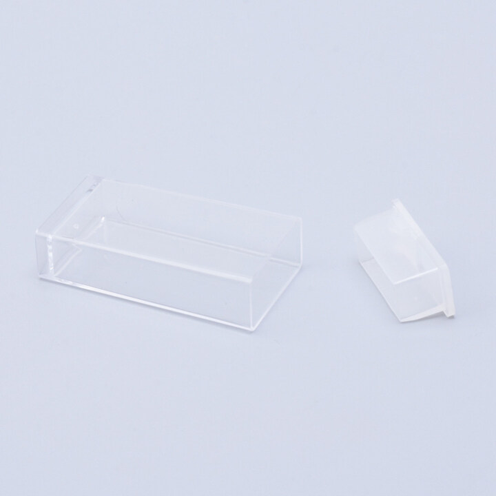 Cutie mica din plastic pentru margele 5x3cm