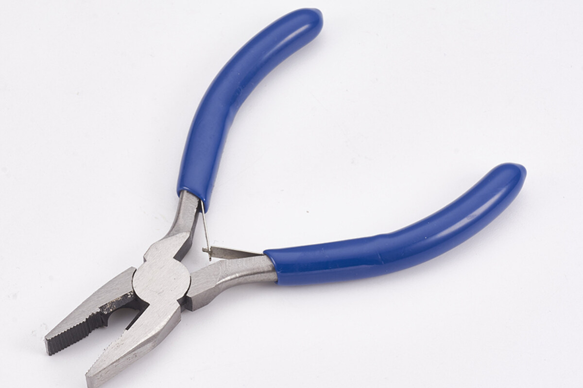 Cleste de bijuterii din otel, multifunctional, patent cu striatii si pentru taiat 11,5x7,7cm