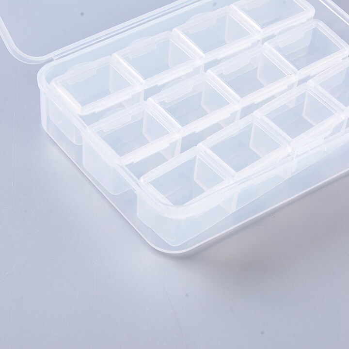 Cutie plastic pentru margele cu 3 cutiute in interior a cate 4 compartimente, 10,4x7,5x2,5cm