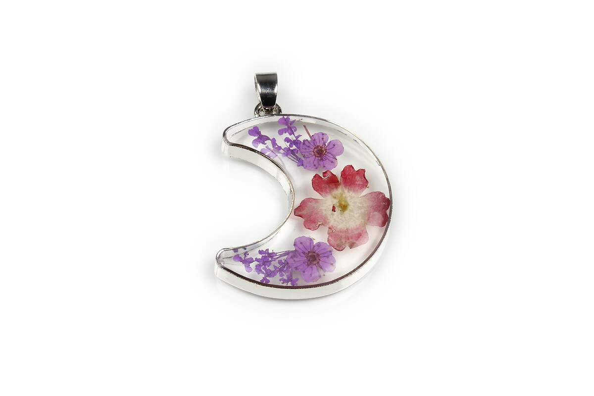 Pandantiv din rasina cu flori uscate in interior 36x29mm