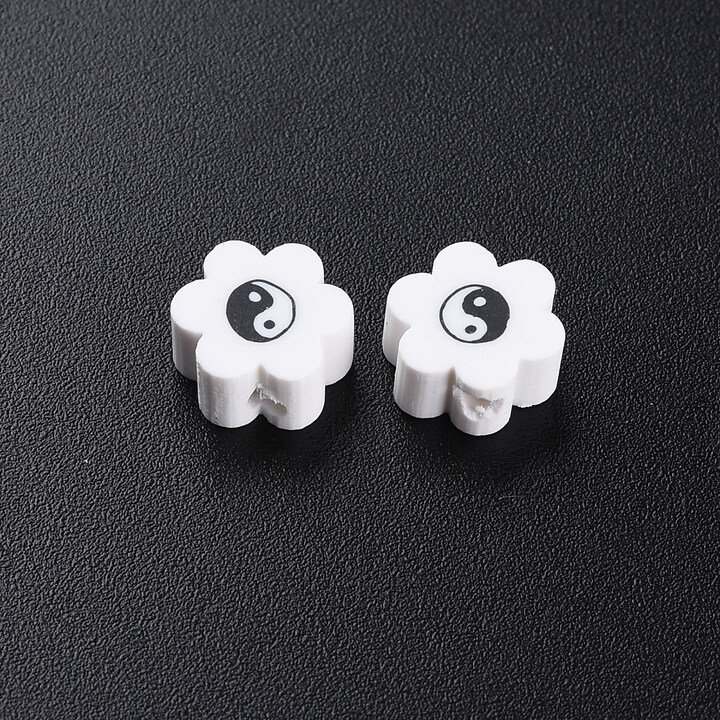 Margele polimer rasina yin yang floare 8x9x4,5mm (50 buc.)